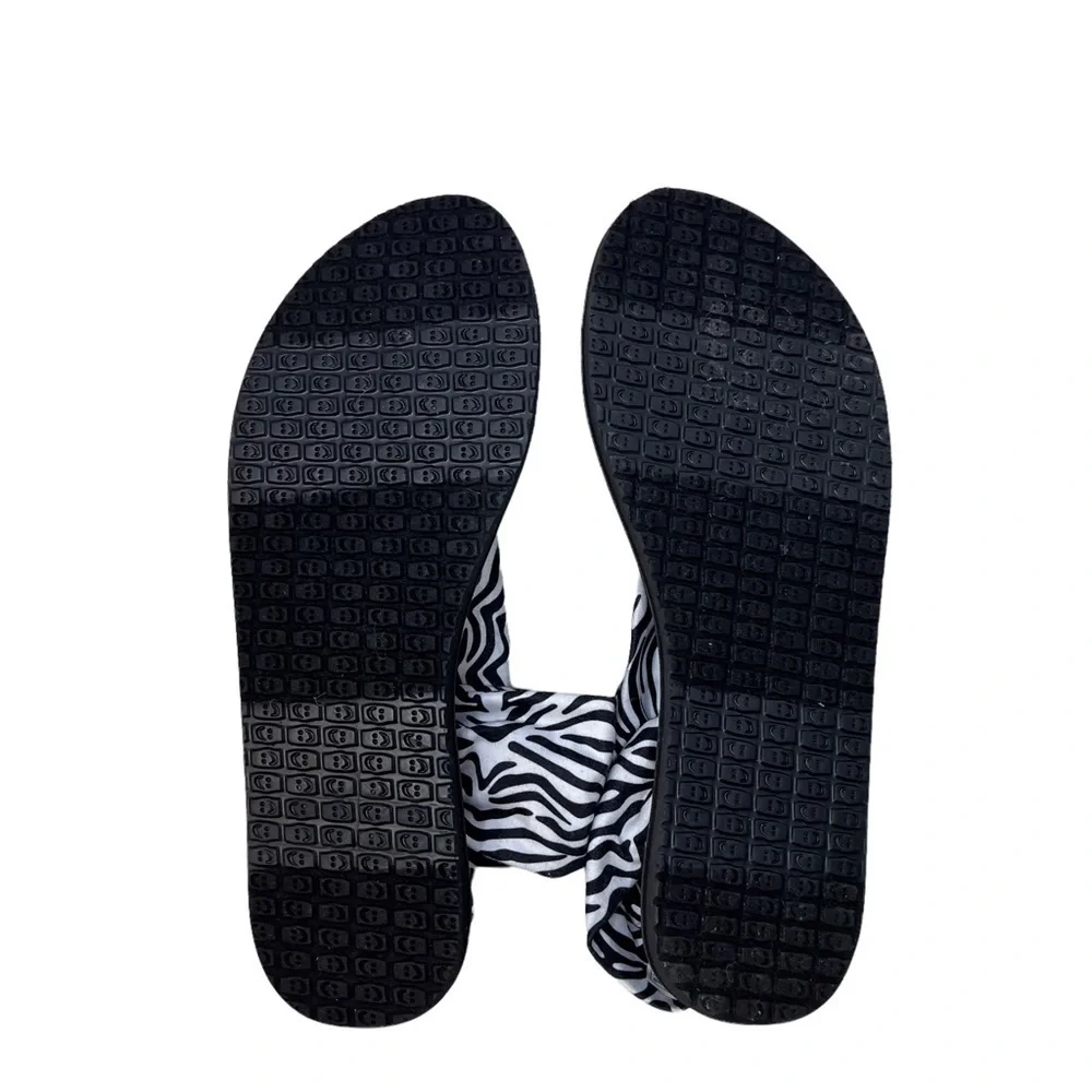 Sanuk Yoga Sling Sandals Zebra Print Size 7 Vegan Sandals